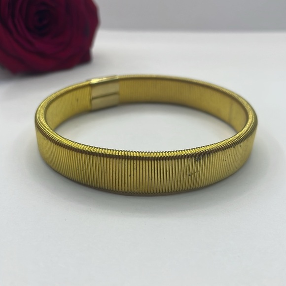 Vintage Stretchy Bracelet GG  Gold Tone - Picture 6 of 9